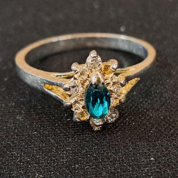 Vintage Marquise-Cut Blue Topaz  Ring Size 6 - Picture 2 of 6